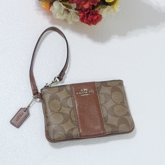 COACH WOMEN WRISTLET BROWN - Picture 1 of 8